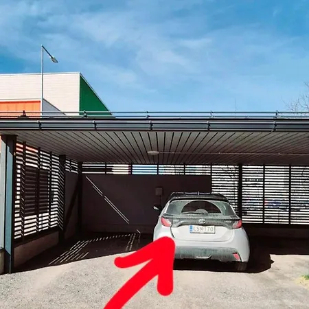 Διαμέρισμα Tikkurila For 4 People Next To The Airport, Private Parking
