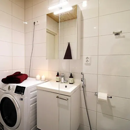 Apartment Tikkurila For 4 People Next To The Airport, Private Parking Vantaa